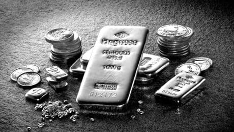 ¿Es momento de vender oro o está cerca de que rompa la cota de los 5.000 dólares la onza?