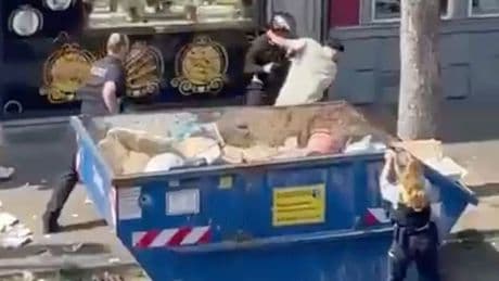 Spektakuläres Video aus Mönchengladbach - Hier werden drei Gold-Räuber vermöbelt