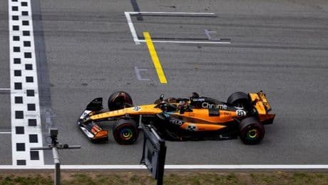 Así queda la parrilla de salida del GP de España 2025 de F1: Alonso en el 'top 10' y desastre para Sainz (18º)