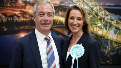 El despegue de la derecha dura de Reform UK pone patas arriba el bipartidismo británico