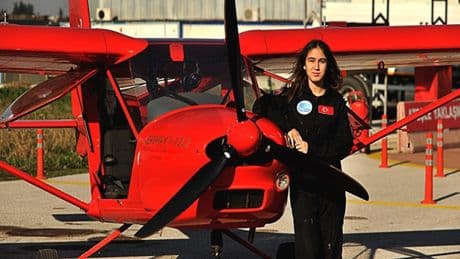 Türkiye’nin en genç kadın pilot adayı Defne Özcan, TIME'ın 'Yılın Kızları' listesinde yer aldı