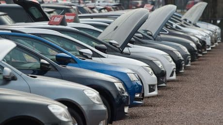 Über 1000 Euro sparen - Ferienflaute drückt Gebrauchtwagen-Preise