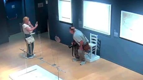 Un couple détruit «la chaise de Van Gogh» en s’asseyant dessus dans un musée italien