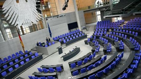 +++ Bundesregierung +++: Regelverstöße im Bundestag sollen deutlich teurer werden