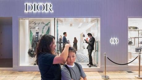 La mutation du marché du luxe en Chine a pris de court des grandes marques comme Chanel, Dior, Gucci ou Hermès