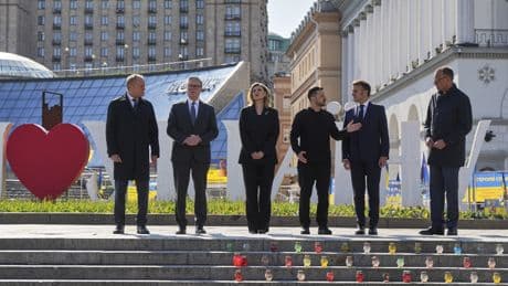 Merz, Macron, Starmer y Tusk coordinan con Washington una respuesta frente a Rusia y el Kremlin responde: "Los países europeos tienen un carácter confrontativo"