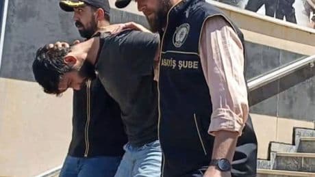 Aşk cinayeti! Önce arkadaşını...