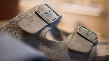 Quartalszahlen: Preiserhöhungen schrecken Kundschaft nicht: Birkenstock trotzt US-Zöllen