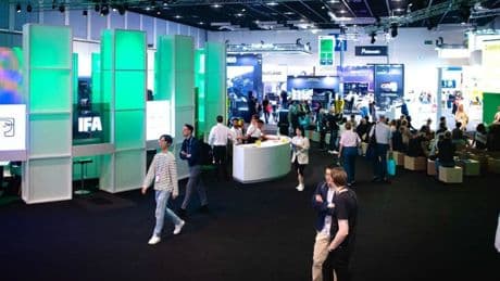 Entertainment auf der IFA 2025: So wird der Filmabend am Lagerfeuer möglich
