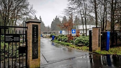 Twee kinderurnen gestolen van begraafplaats in Leusden