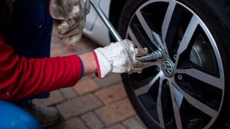 Auto | Winterreifen: Wann sind neue Reifen fällig?