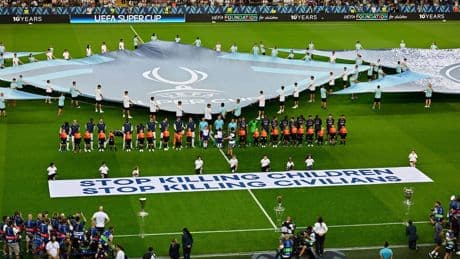 Vor Supercup-Showdown rollt Uefa Banner mit klarer Kritik an Israel aus