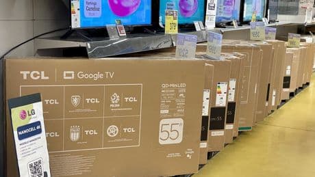 No es una broma: Carrefour tiene a precio de outlet (por menos de 350 euros) esta tele de 65 pulgadas con Google TV