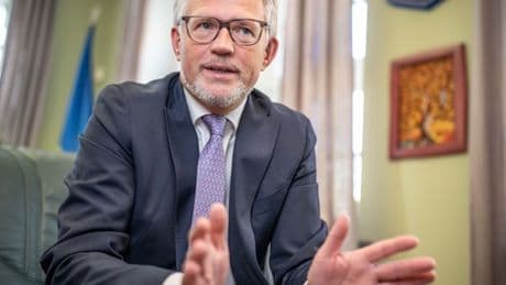 Ex-Botschafter bittet Deutsche um Entschuldigung – „Ich musste impulsiv agieren, um sie zu bewegen“