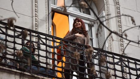 Cristina Kirchner cumplirá la condena a seis años de prisión en su casa de Buenos Aires con una tobillera electrónica
