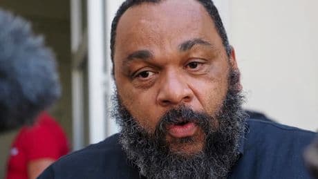 "Une plainte sera déposée": un spectacle du polémiste Dieudonné interrompu par les gendarmes dans le Pas-de-Calais