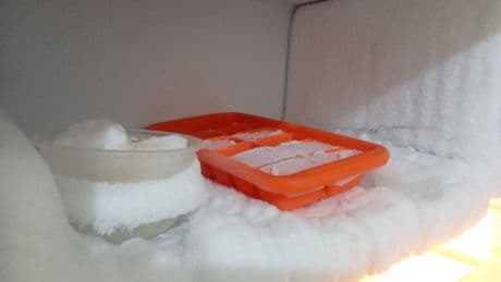 Gefrierfach vereist? Die Top 8 Gründe für Eiskristalle – und was Sie dagegen tun können