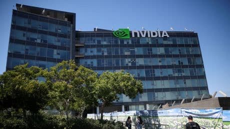 Nvidia sfonda quota 4mila miliardi, record storico a Wall Street