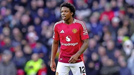 Manchester United-manager Ruben Amorim zet deur op een kier voor Tyrell Malacia: ’Voor mij is dat perfect’