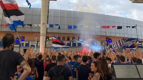 Sampdoria, la festa dei tifosi tra senso di appartenenza e accuse alla società