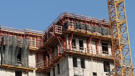 Quand l’État confie la construction et la gestion des logements des armées au privé