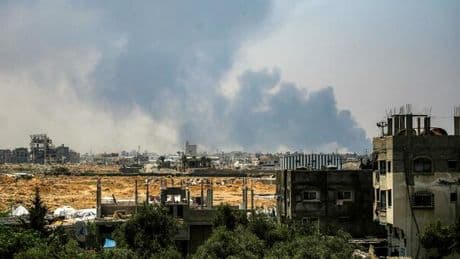Israele per la prima volta nel centro di Gaza, i tank entrano a Deir al-Balah. Allarme di Tajani: «Lì ci sono italiani»