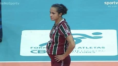 5 aylık hamile voleybolcu herkesi şaşırttı!