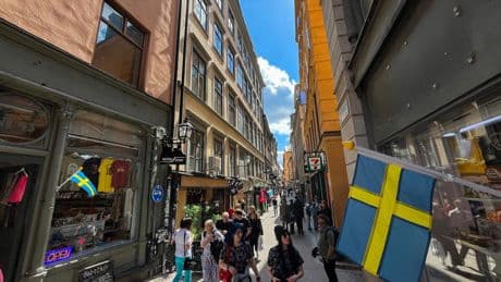 LIVE | Wisselvallig weer in Frankrijk en Centraal-Europa, volop zomer in Scandinavië