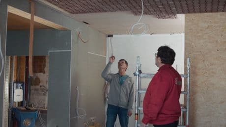 Einfach selbst an die Decke schrauben: Heizungsbauer erfindet geniale Kühlplatten