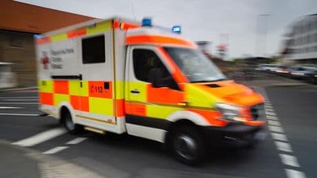 Feuer: Mann beim Löschversuch von Brand in Küche schwer verletzt