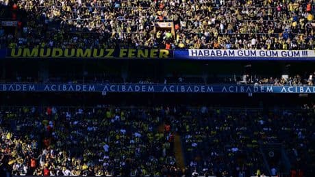 Fenerbahçe taraftarından, derbi maçı sonrası başkan Ali Koç ve yönetime büyük tepki! Polis güvenlik önlemleri aldı
