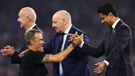 Al-Khelaifi, eccoti la Coppa con dedica a Mbapp&eacute;