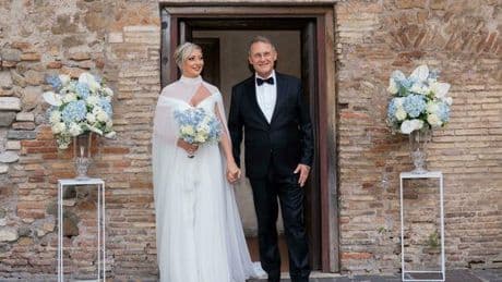 Edmondo Cirielli, il matrimonio del viceministro celebrato da La Russa che scherza: «Non sono io la sposa». Chi c'era