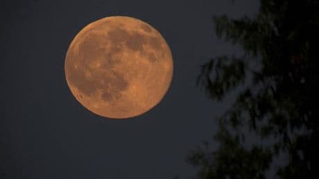 Estos son los eventos astronómicos de junio de 2025: del solsticio de verano a la Luna de Fresa