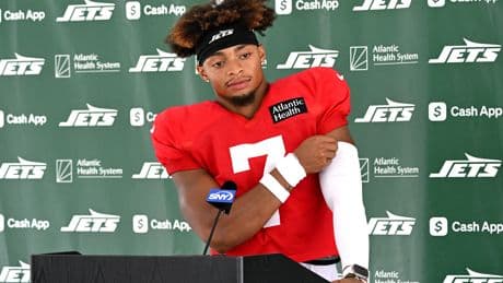 Jets ‘not worried at all’ even as Justin Fields’ passing struggles deepen