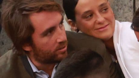 Victoria Federica y Borja Moreno, confidencias y besos en Las Ventas