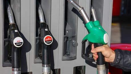 ¿Cómo saber cuánto dura la reserva de mi coche o de una moto?