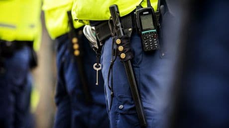 NS wil proef met wapenstok, vraagt ministerie om toestemming