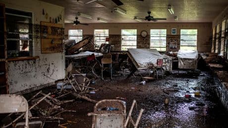 'Un desastre natural nunca visto': las lluvias torrenciales en Texas se cobran la vida de 70 personas, la mitad niños