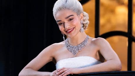 Rachel Zegler serenades the crowd for free in a new London production of 'Evita'