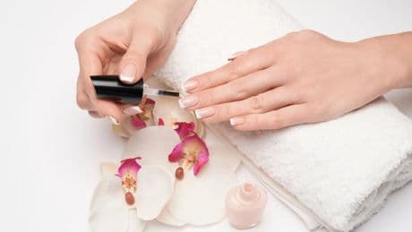 El tratamiento de Mercadona que protege tu manicura con solo un esmalte
