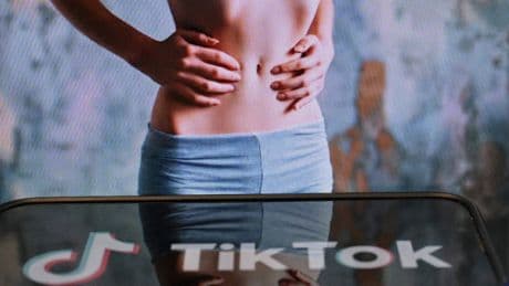 Die gefährliche Macht von TikTok - Wenn Influencerinnen zum Hungern verführen