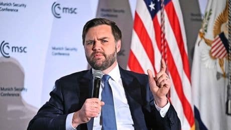 Vicepresident JD Vance waarschuwt voetbalfans die naar WK in VS willen gaan: ’Als je tijd erop zit, ga terug naar je land’