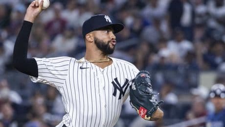 Devin Williams’ early struggles already raising big Yankees trade questions