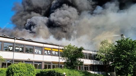 Großbrand in Erkrath - Ursache des Schul-Feuers gefunden!