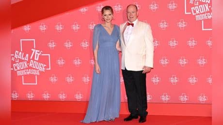 Fürst Albert und Fürstin Charlène: Strahlender Auftritt bei Gala-Abend