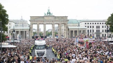 Verkehrsbehinderungen: Straßensperrungen wegen Technoparade "Rave the Planet"