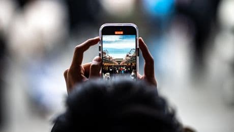 Japon: une ville veut limiter l’utilisation des smartphones à deux heures hors du temps de travail ou d’études