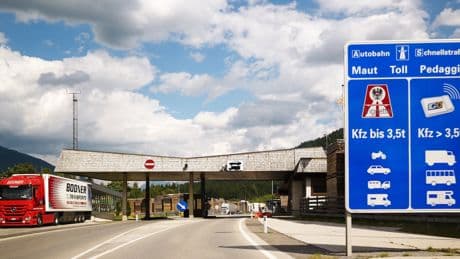 Frau kauft Österreich-Vignette für 103,80 Euro und muss 120 Euro Strafe zahlen