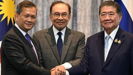 Premiers Cambodja en Thailand akkoord met wapenstilstand